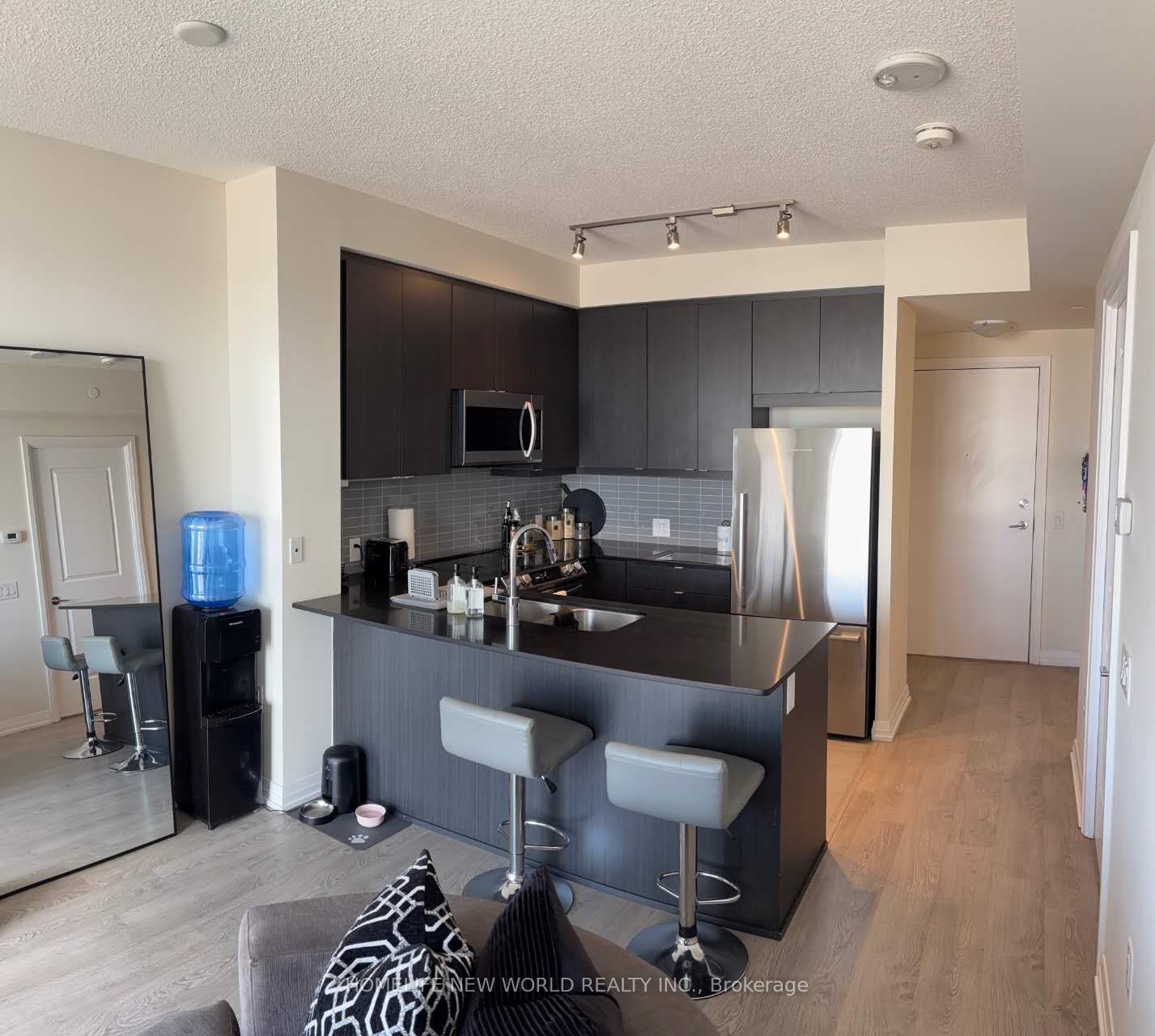 50 Thomas Riley Road N 1806