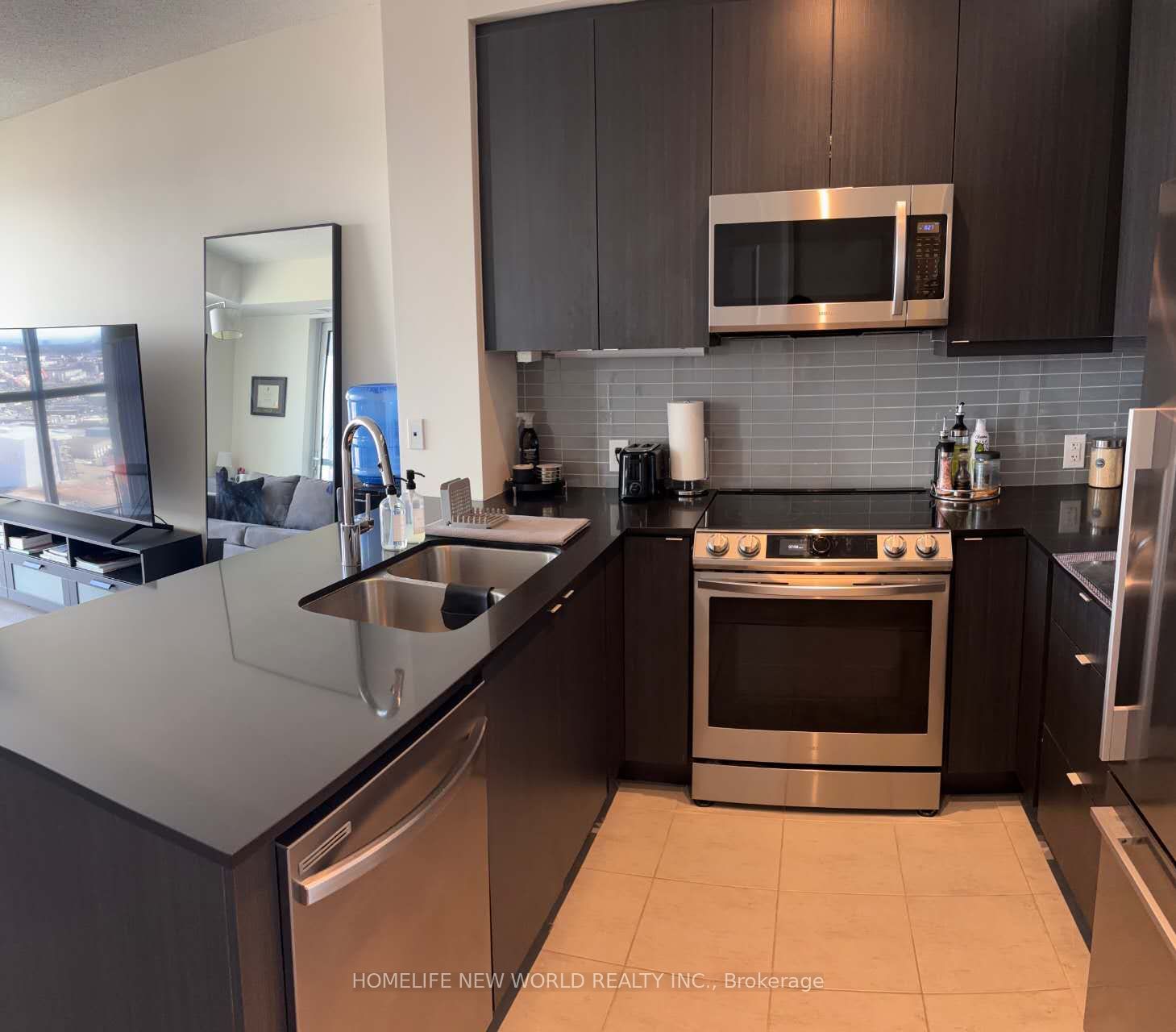 50 Thomas Riley Road N 1806