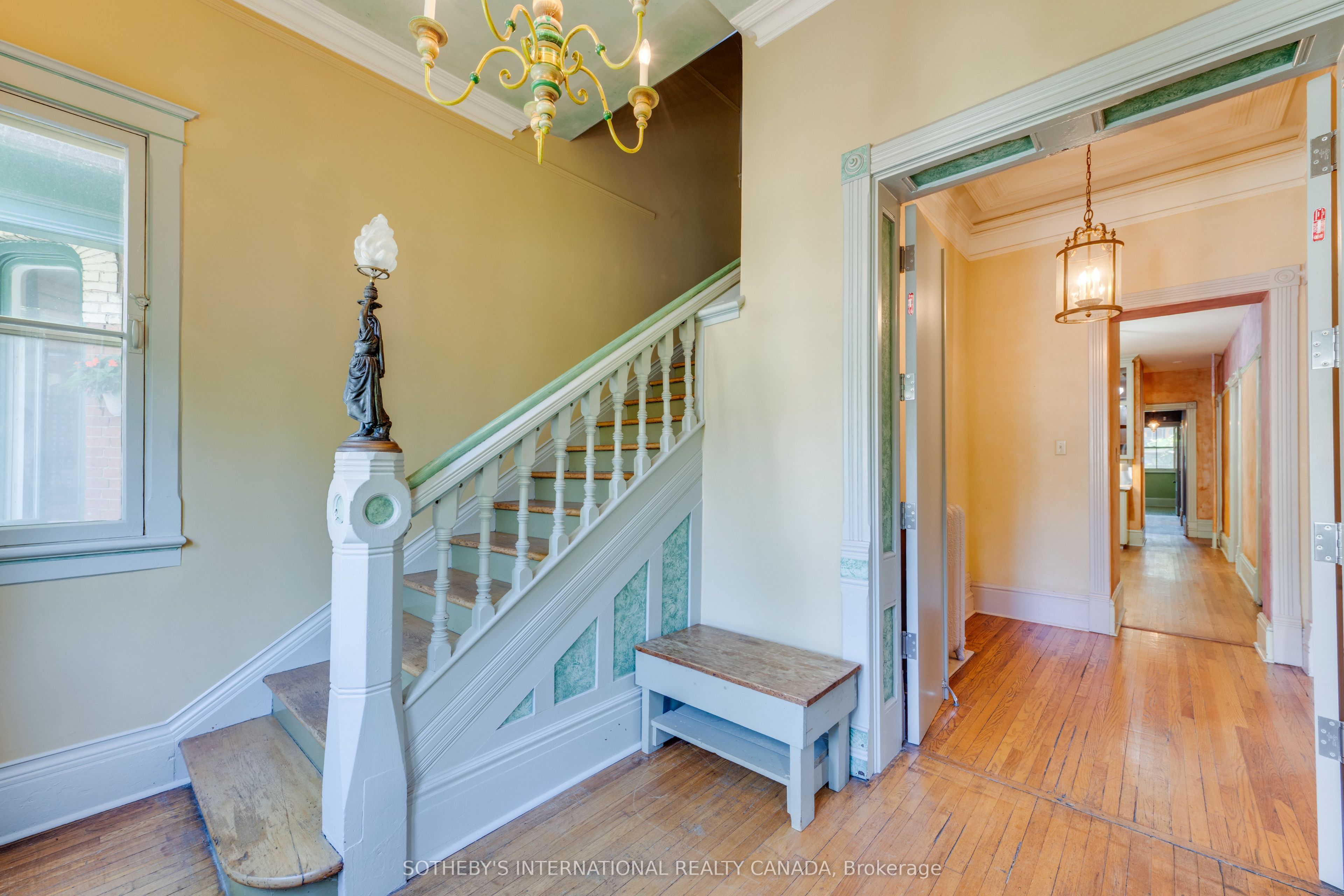 21 Rose Avenue