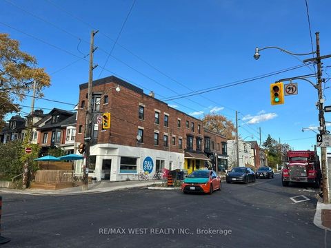 324 Harbord Street 1 Toronto ON M6G 1M1