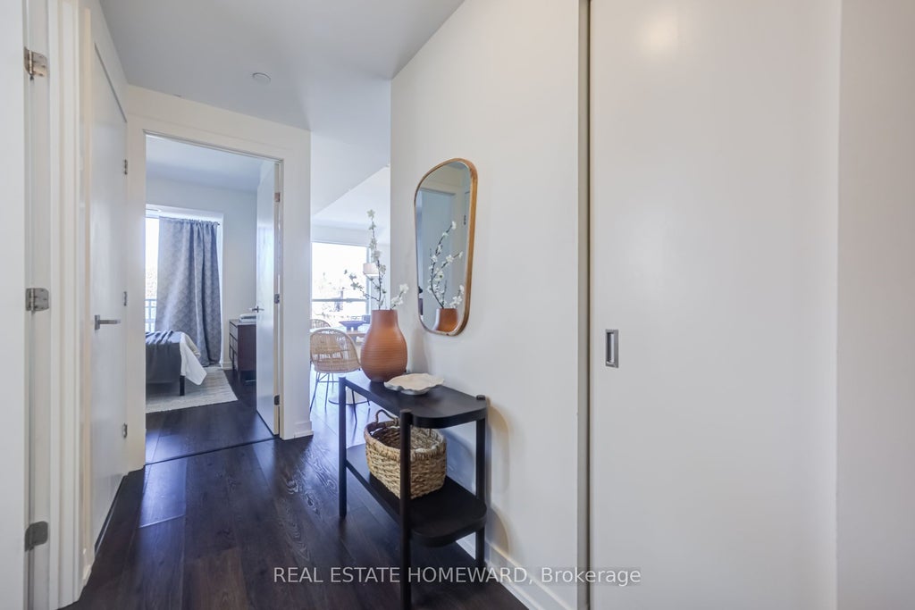 Photo of 223 St Clair Avenue W #309, Toronto, ON M4V 1R3 (MLS # C13754390)
