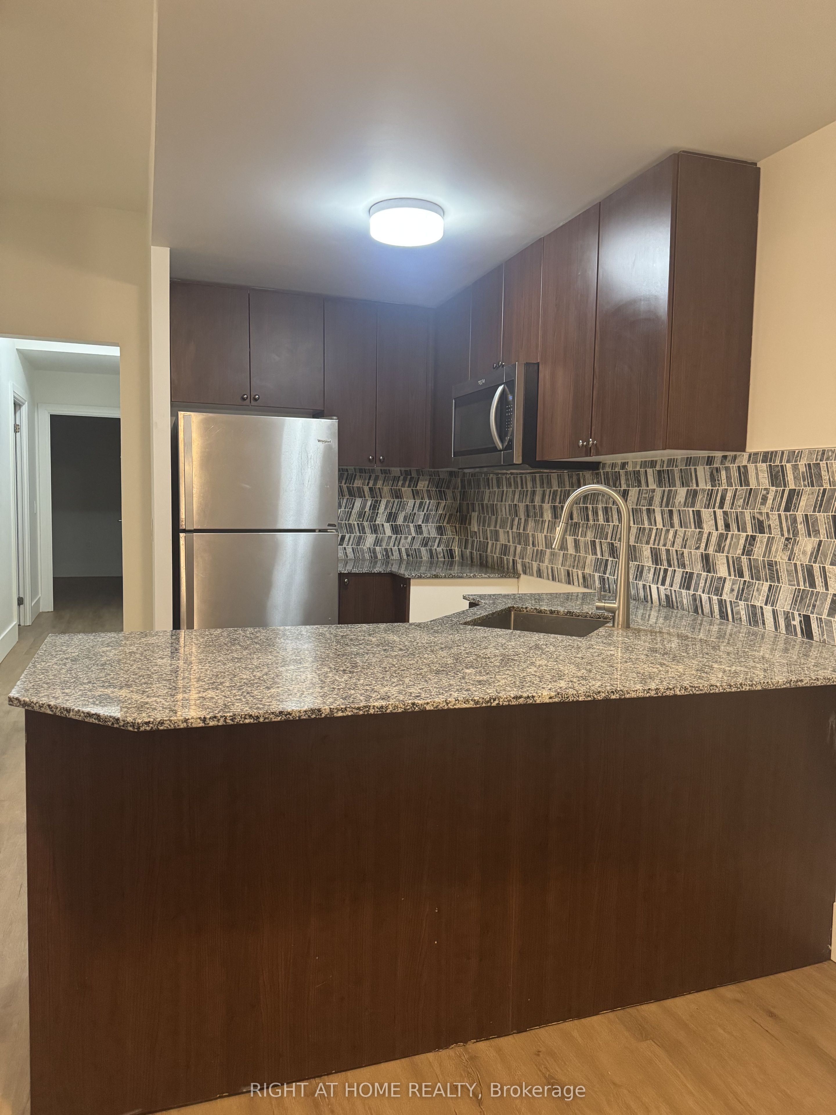 5289 Hwy 7 Street E 701