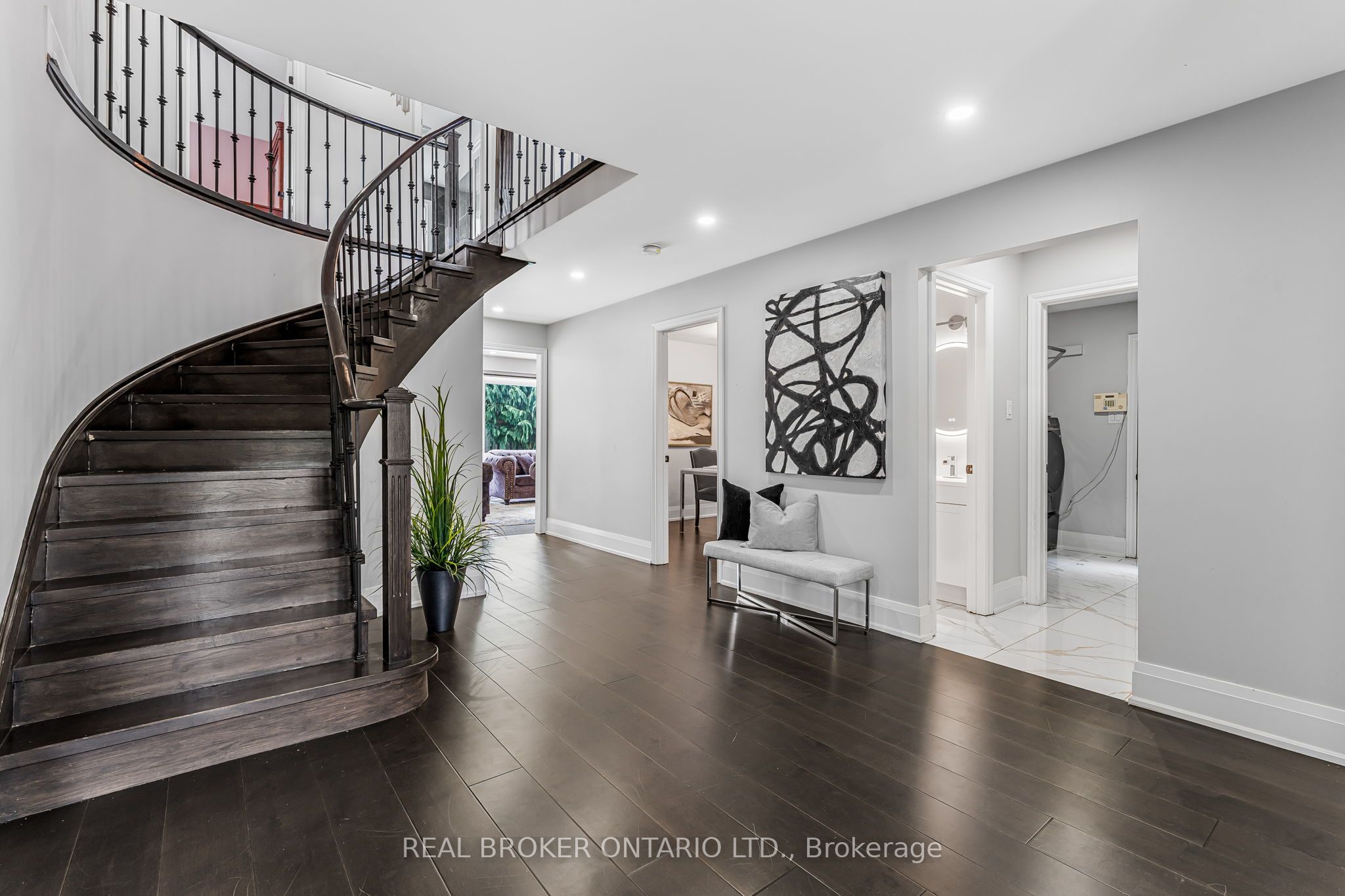 1221 Creekside Drive