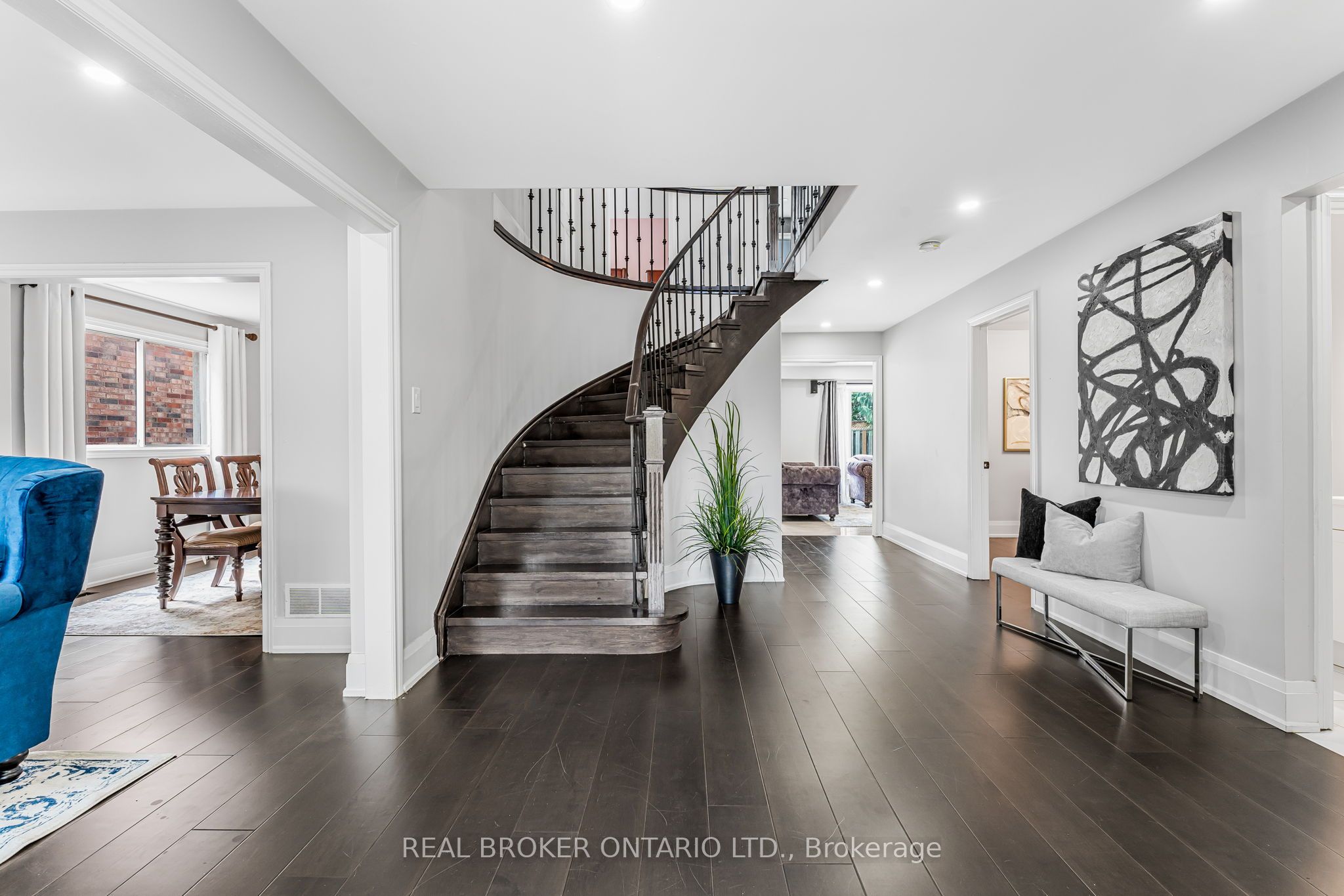 1221 Creekside Drive