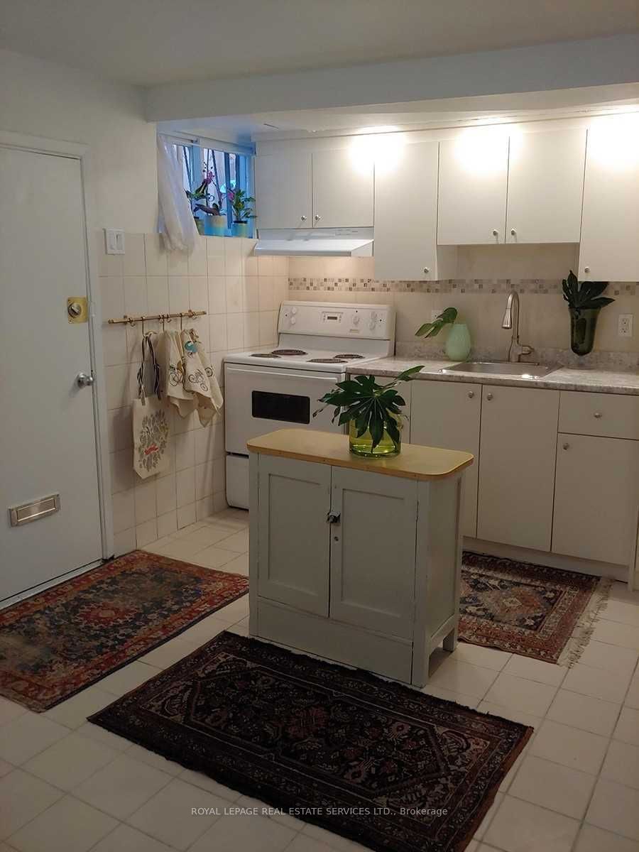 1239 College Street Lower Level