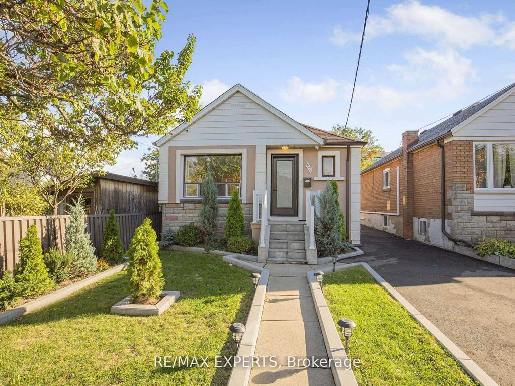 Photo of 1001 Castlefield Avenue, Toronto, ON M6B 1E4 (MLS # W12534886)