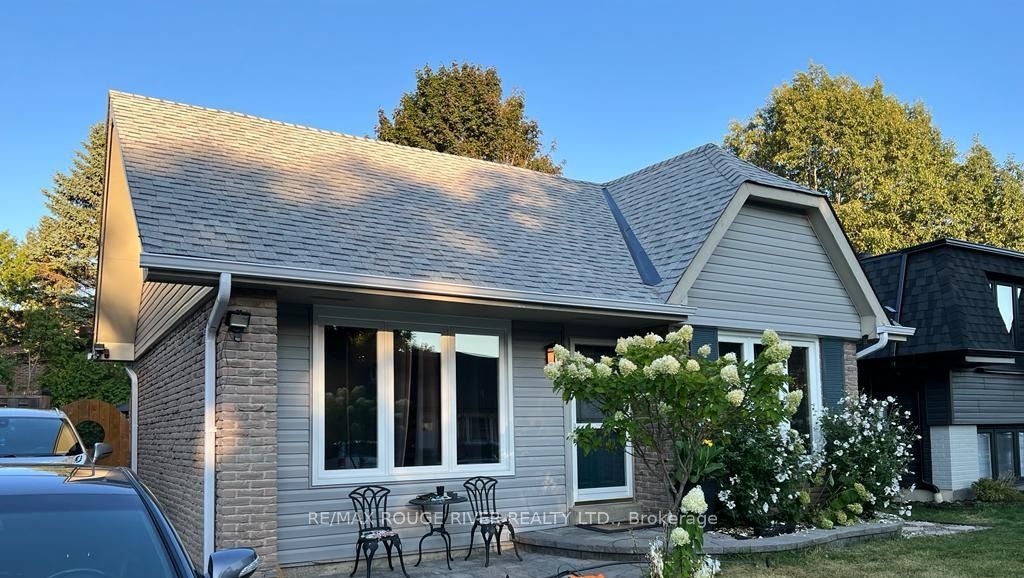 Photo of 5 Glenmount Court, Whitby, ON L1N 5M7 (MLS # E12784154)