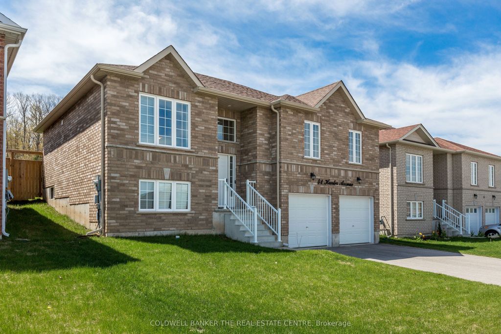 Photo of 41 Hunter Avenue, Tay, ON L0K 2A0 (MLS # S13141478)