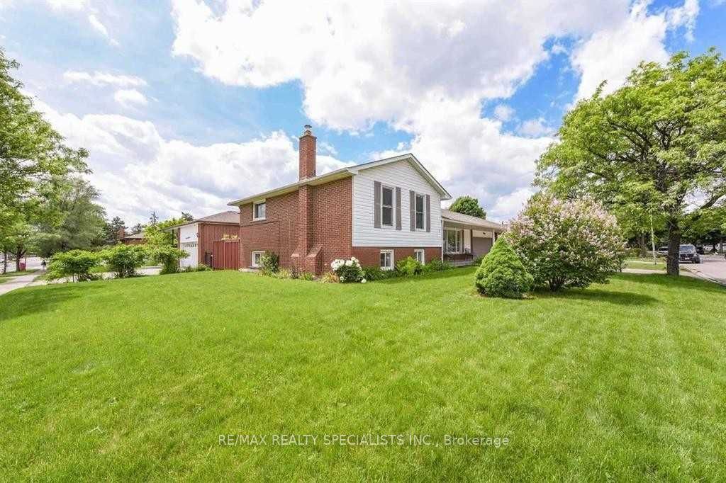 2 Marchbank Crescent