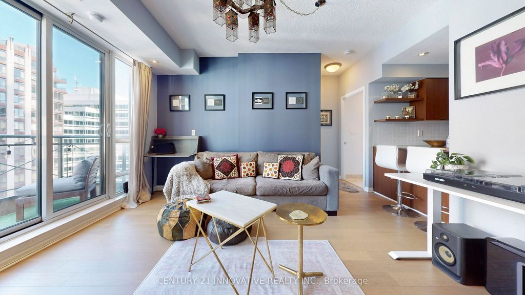 Photo of 35 Hayden Street E #1510, Toronto, ON M4Y 3C3 (MLS # C12427439)