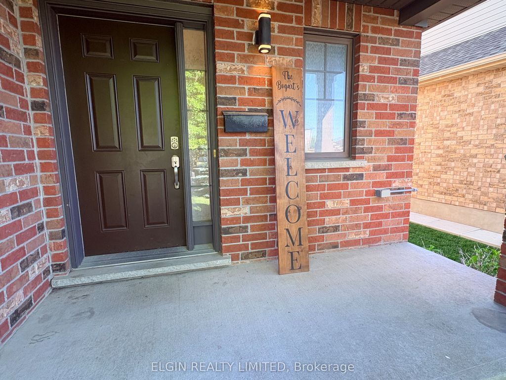 Photo of 44 Peach Tree Boulevard, St. Thomas, ON N5R 4Y7 (MLS # X13441020)