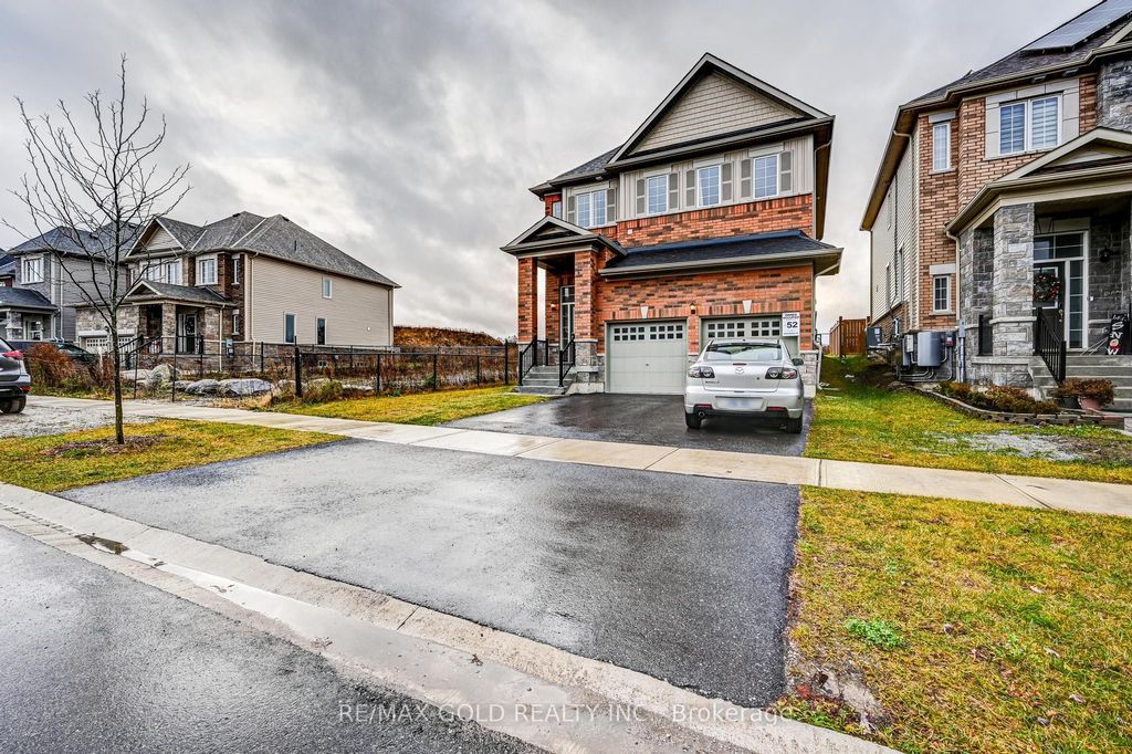 Photo of 84 Atlantis Drive W, Orillia, ON L3V 8L4 (MLS # S12456892)