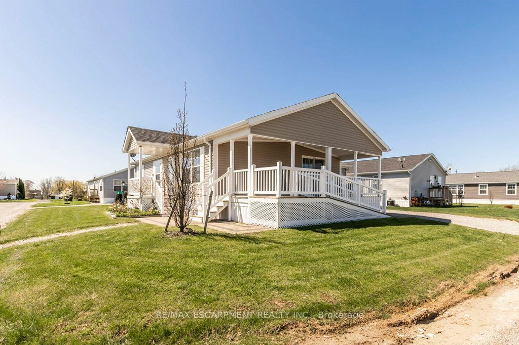 Photo of 3 Copper Beech Drive, Haldimand, ON N0A 1L0 (MLS # X12752514)