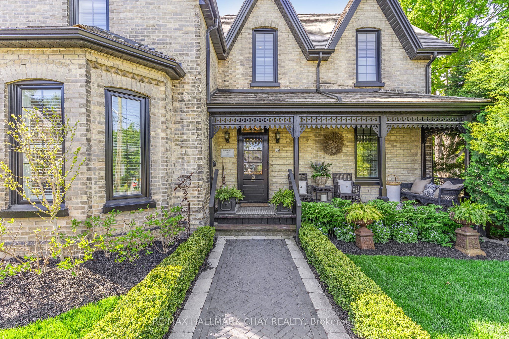 11 Catherine Avenue