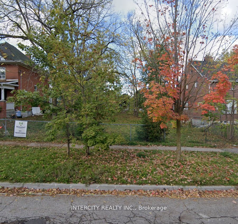 Photo 1 of 1 — 39 Roseview Avenue, Richmond Hill, ON L4C 1C7