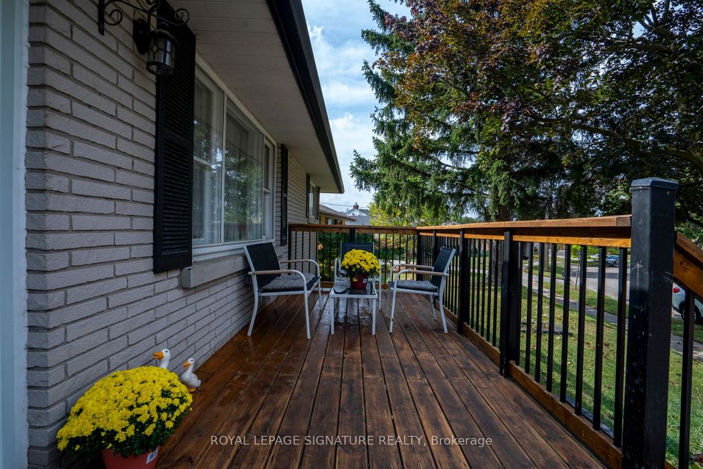 Photo of 61 Broadmoor Avenue, Kitchener, ON N2C 1Y6 (MLS # X12457762)