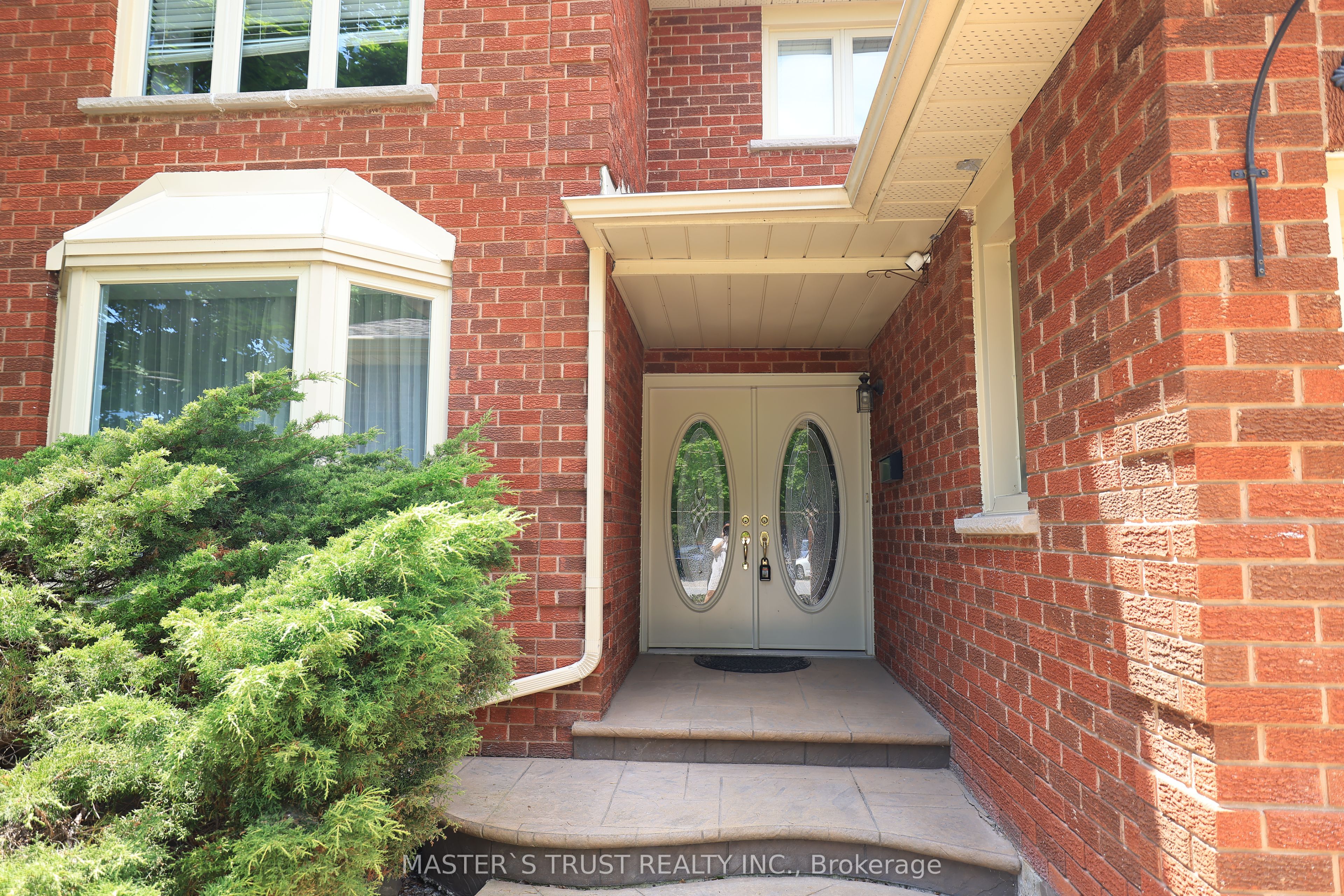 1272 Sir David Drive
