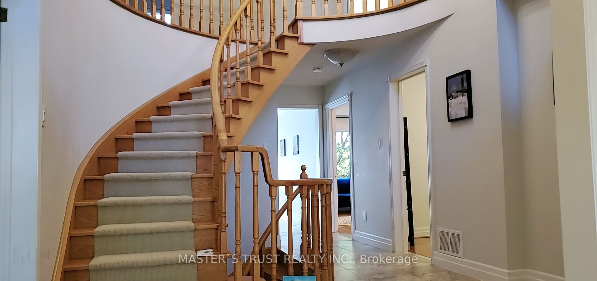 1272 Sir David Drive