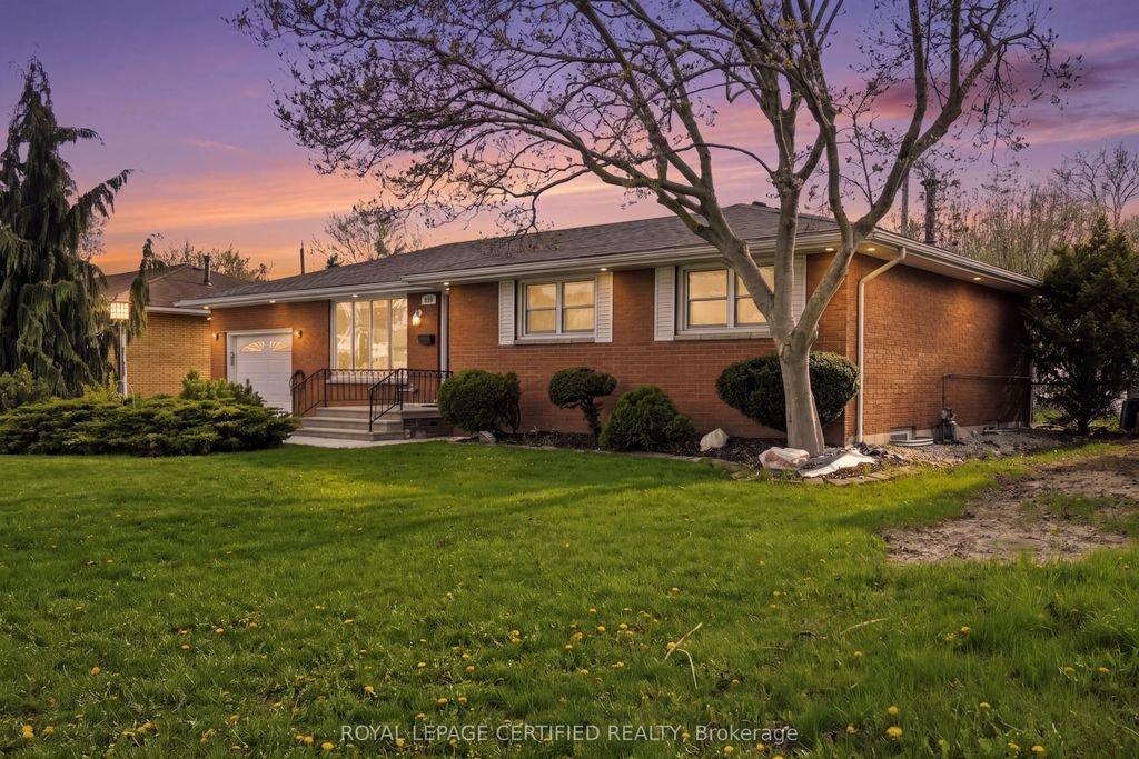 Photo of 2435 Mckay Avenue, Windsor, ON N9E 2P4 (MLS # X13045028)