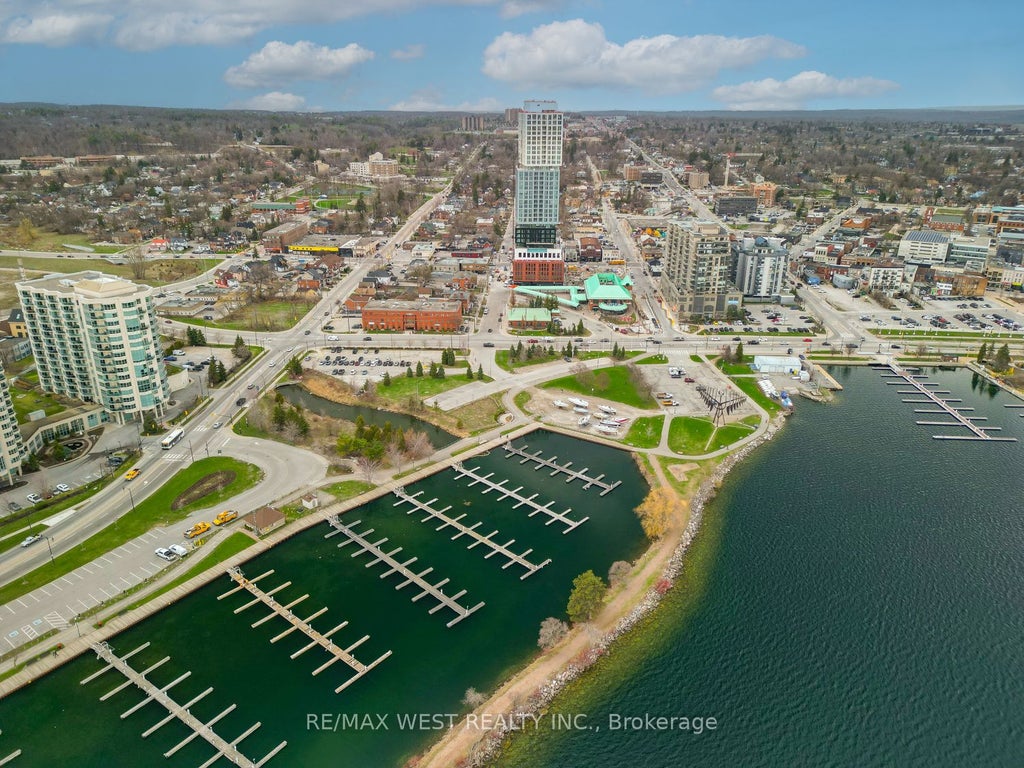 Photo of 39 Mary Street #1210, Barrie, ON L4N 1S9 (MLS # S13496932)