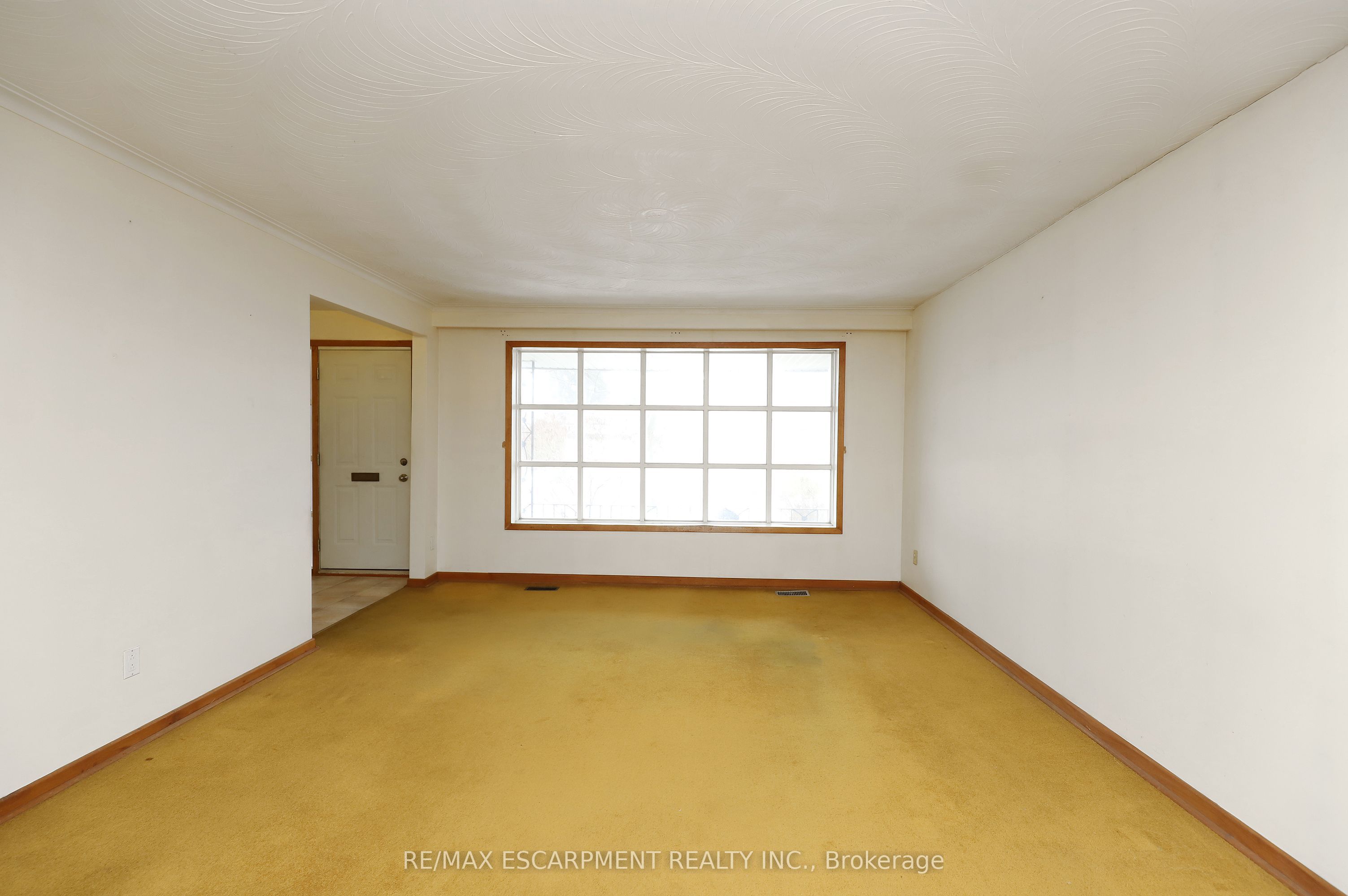 952 MISSISSAUGA VALLEY Boulevard