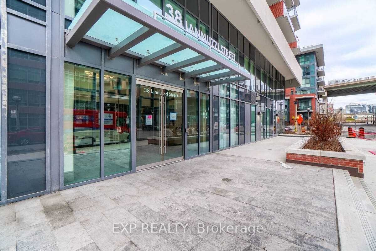 38 Iannuzzi Street 813