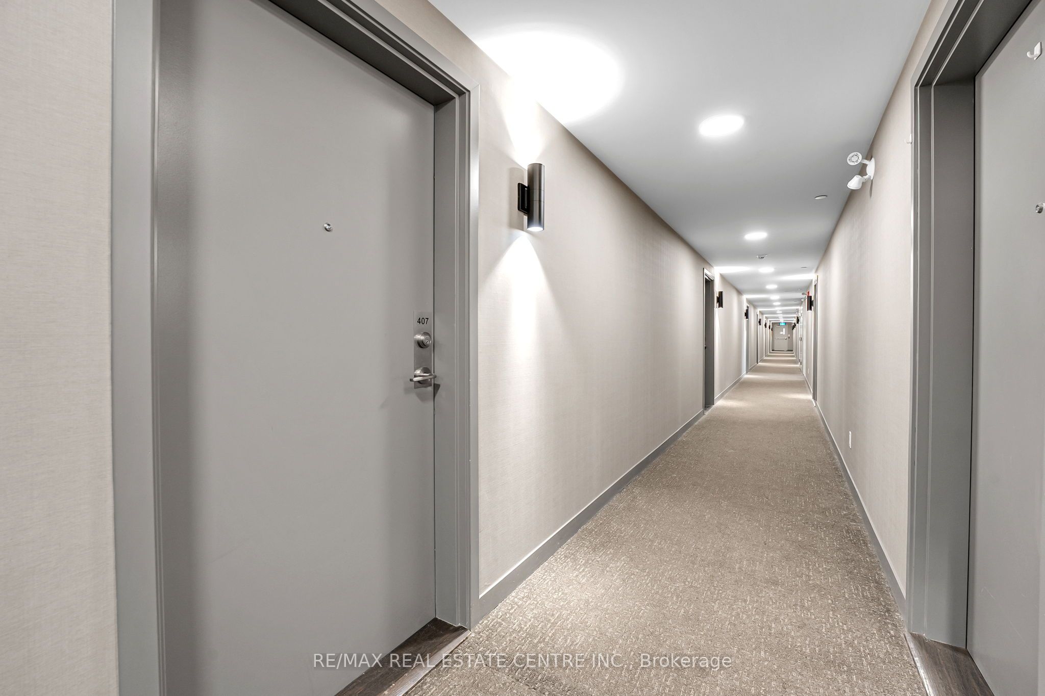 62 Sky Harbour Drive 407