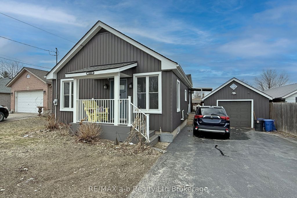 Photo of 100 East Park Drive, Woodstock, ON N4S 3N2 (MLS # X12869120)