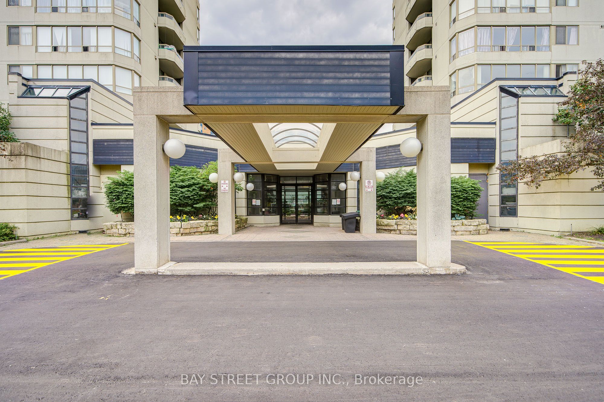 160 alton towers Circle 1607