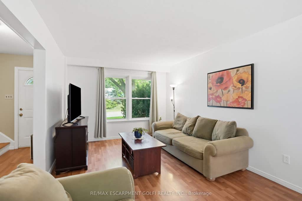 Photo of 2277 Mountain Grove Avenue #39, Burlington, ON L7P 2H8 (MLS # W13453544)