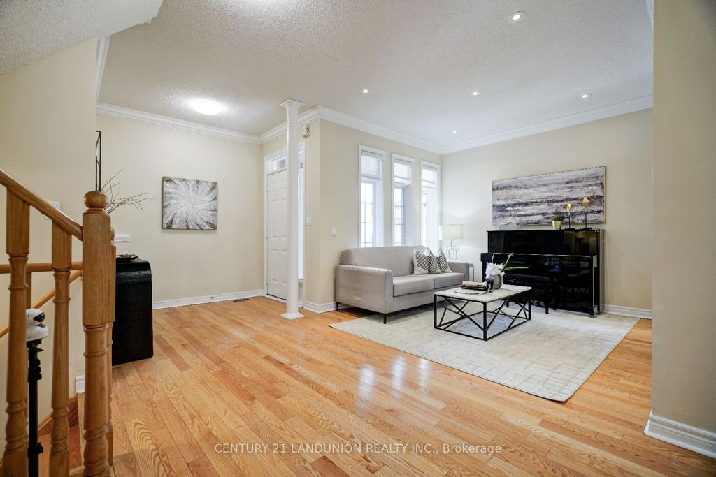 Photo of 17 Monaco Crescent, Richmond Hill, ON L4S 1X6 (MLS # N12942728)