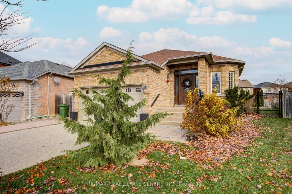 Photo of 7 Carmichael Court, Caledon, ON L7E 2L8 (MLS # W12573578)