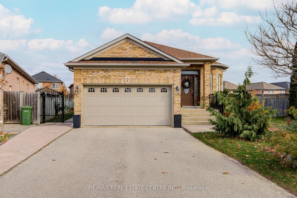 Photo of 7 Carmichael Court, Caledon, ON L7E 2L8 (MLS # W12573578)