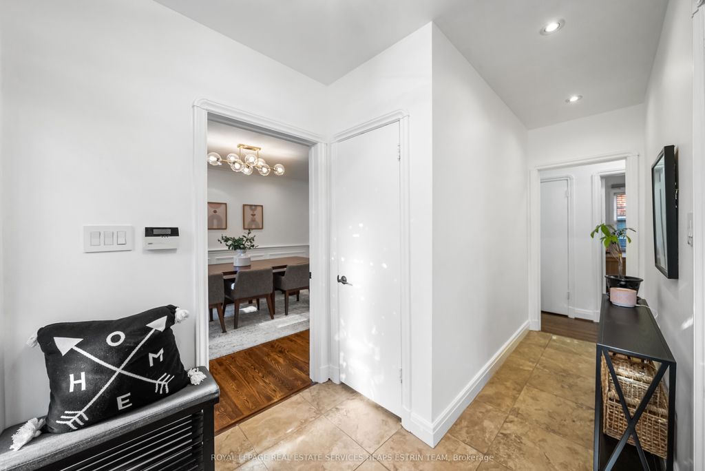 Photo of 212 York Mills Road, Toronto, ON M2L 1L1 (MLS # C12389713)