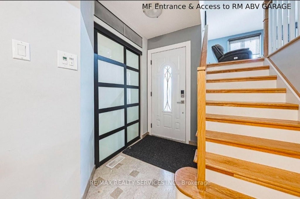 Photo of 4322 Waterford Crescent, Mississauga, ON L5R 2B3 (MLS # W13763912)