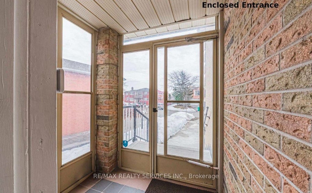 Photo of 4322 Waterford Crescent, Mississauga, ON L5R 2B3 (MLS # W13763912)