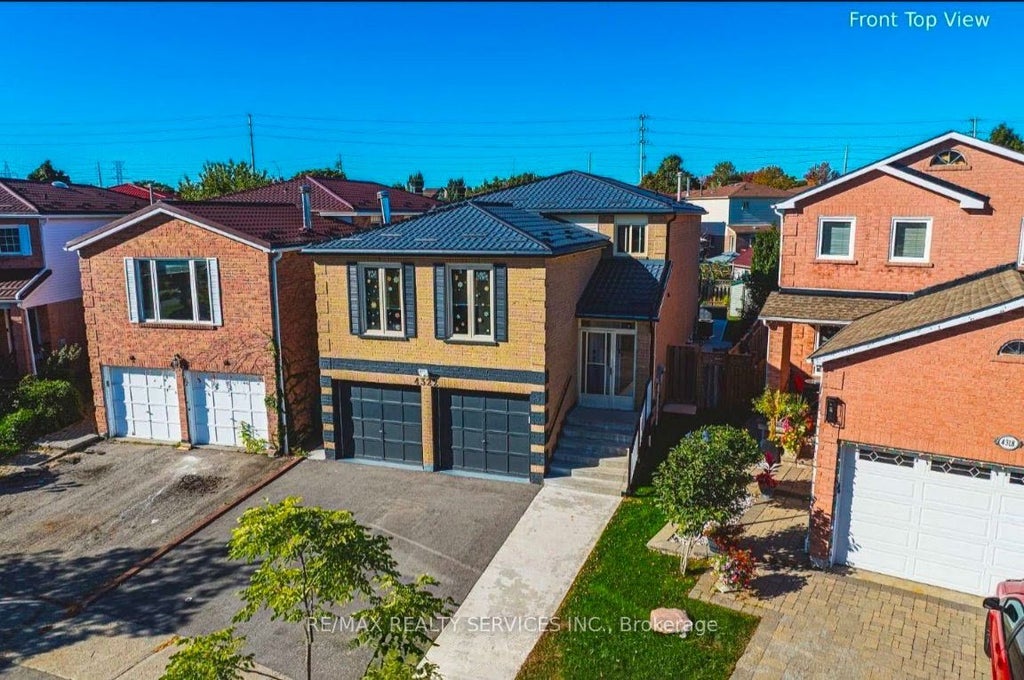 Photo of 4322 Waterford Crescent, Mississauga, ON L5R 2B3 (MLS # W13763912)