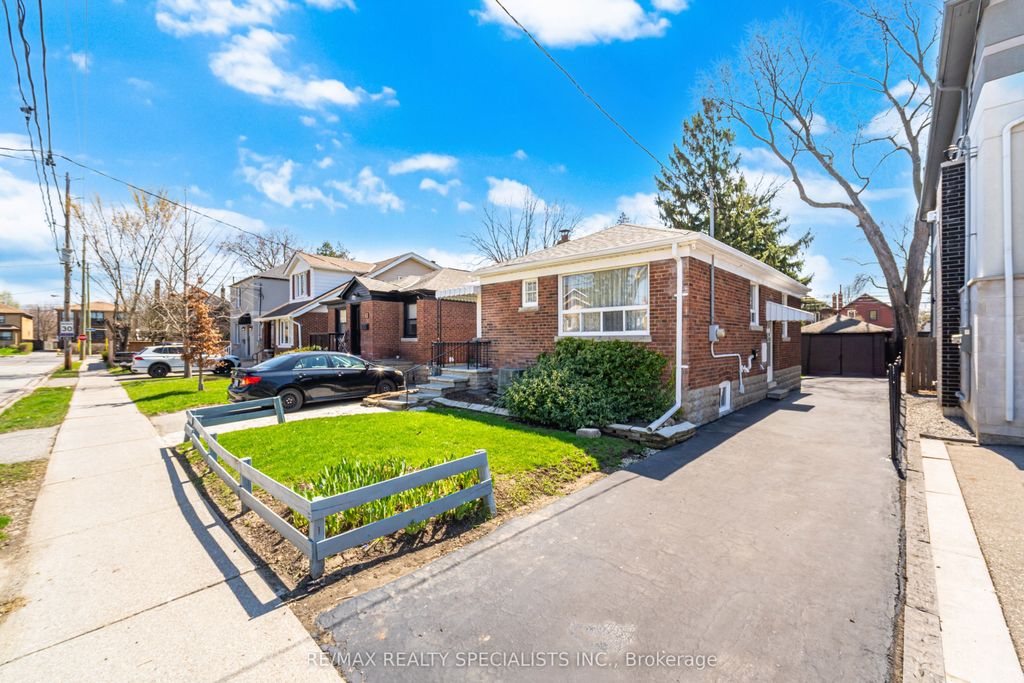 Photo of 15 Struthers Street, Toronto, ON M8V 1Y2 (MLS # W13034694)