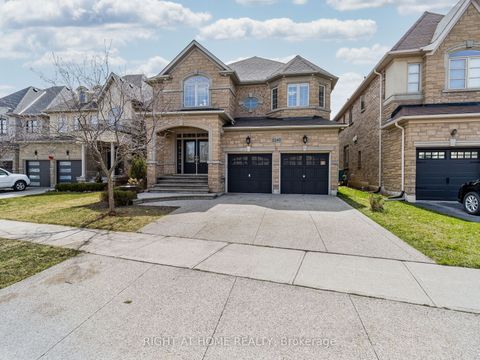 2340 Thruxton Drive Oakville ON L6H 0C5