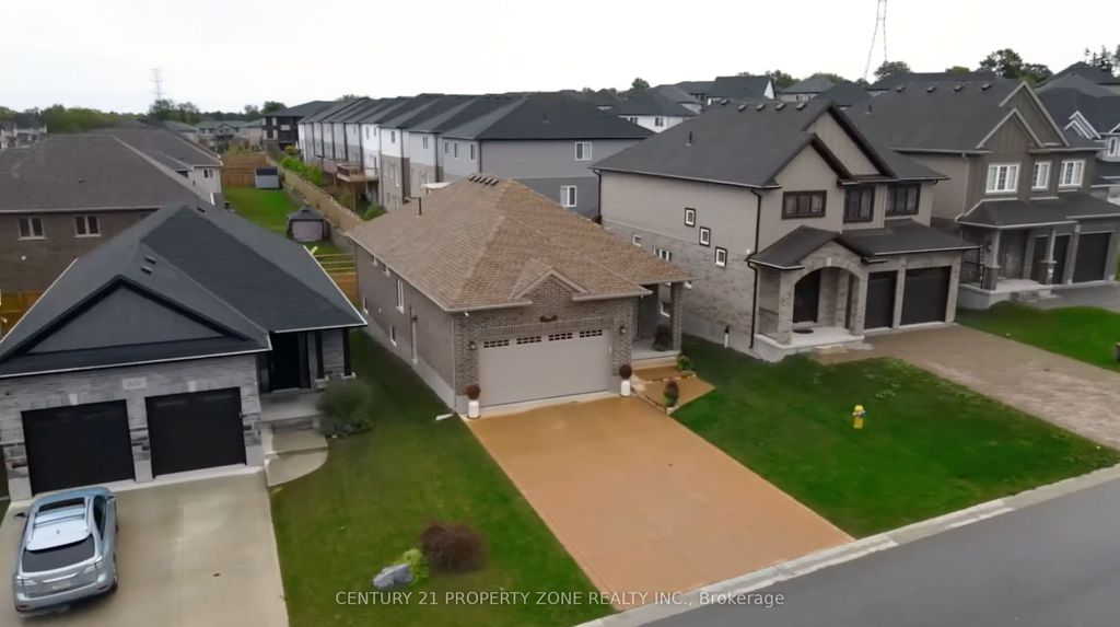 Photo of 2608 SEVEN OAKS Ridge, London South, ON N6M 0E8 (MLS # X13224498)