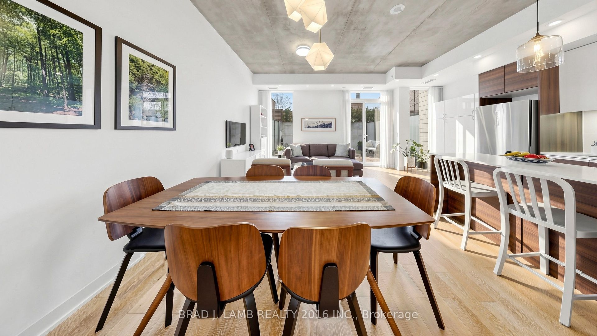 1238 Dundas Street E TH102