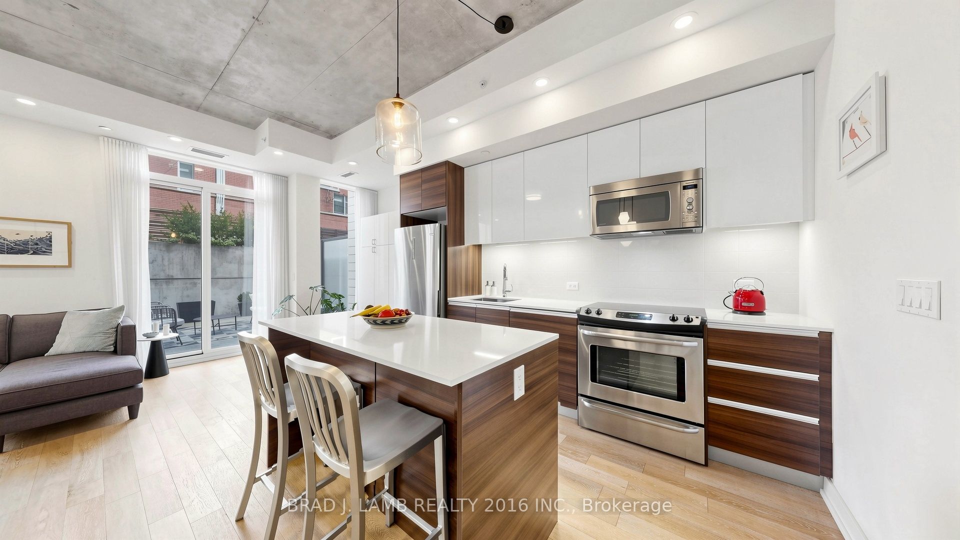 1238 Dundas Street E TH102