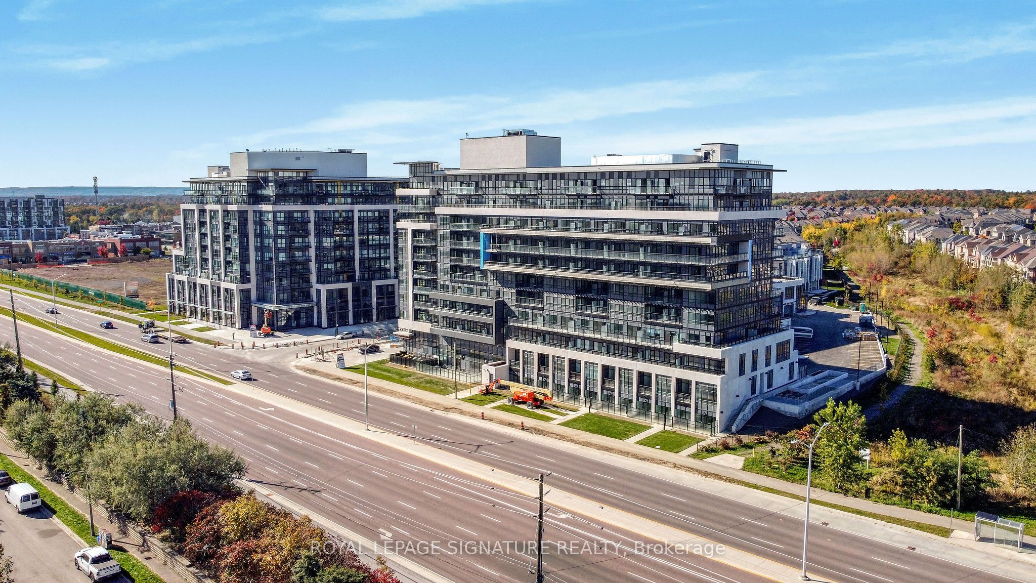 395 Dundas Street W 234