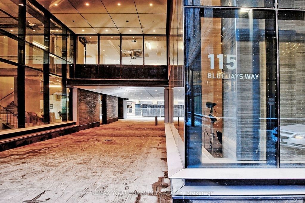 Photo of 115 Blue Jays Way #621, Toronto, ON M5V 3T3 (MLS # C12875478)