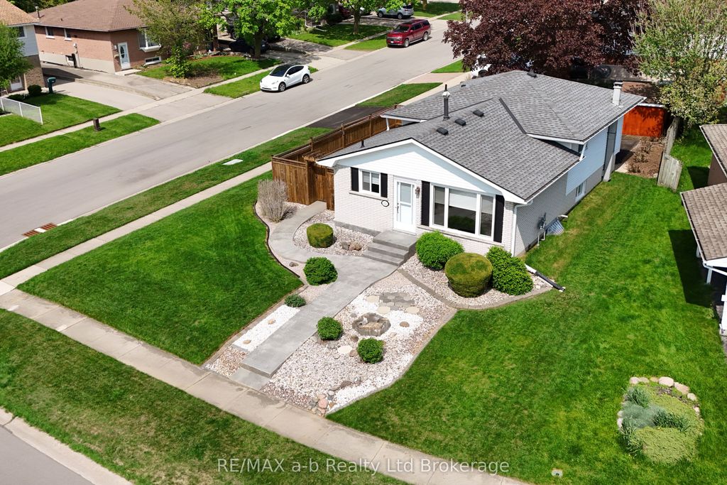 Photo of 324 Macdonald Drive, Woodstock, ON N4S 8E3 (MLS # X13140304)