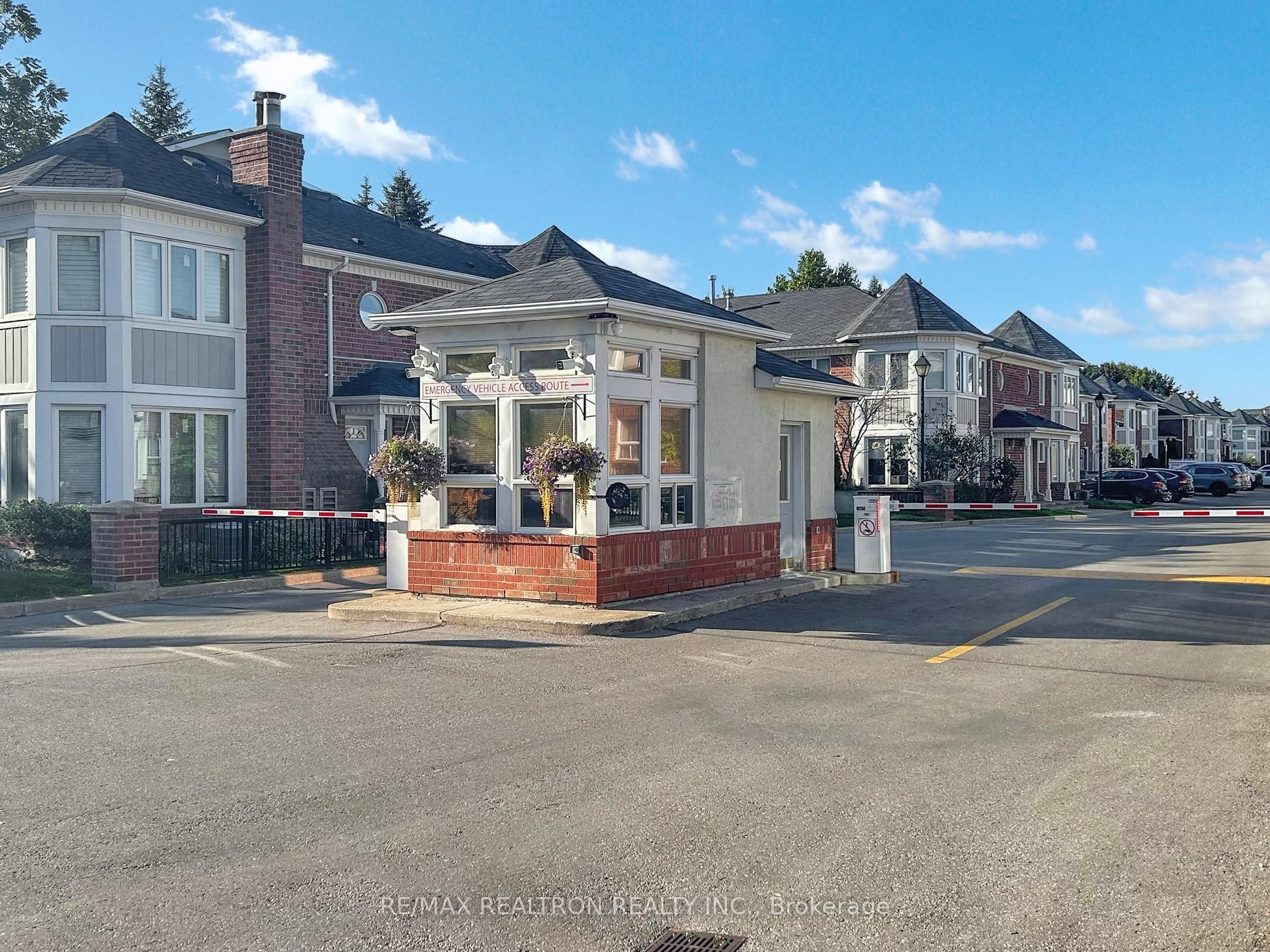 18 Clark Avenue W 144