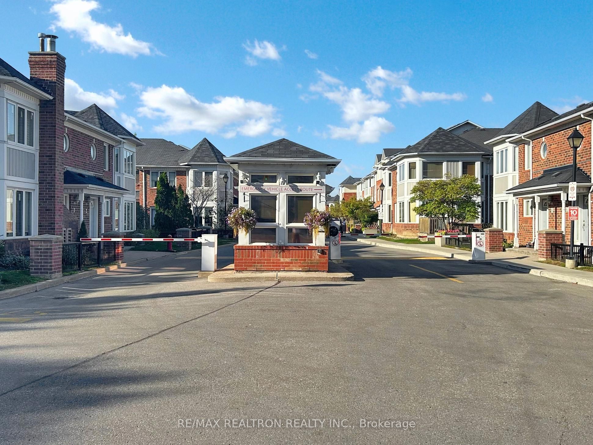 18 Clark Avenue W 144