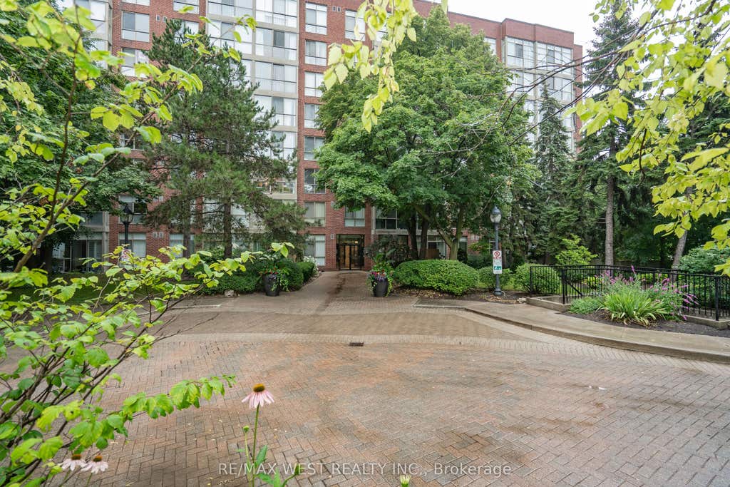 Photo of 24 Southport Street #749, Toronto, ON M6S 4Z1 (MLS # W13594602)