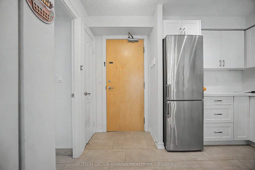 Photo of 212 Eglinton Avenue #706, Toronto, ON M4P 0A3 (MLS # C13700078)