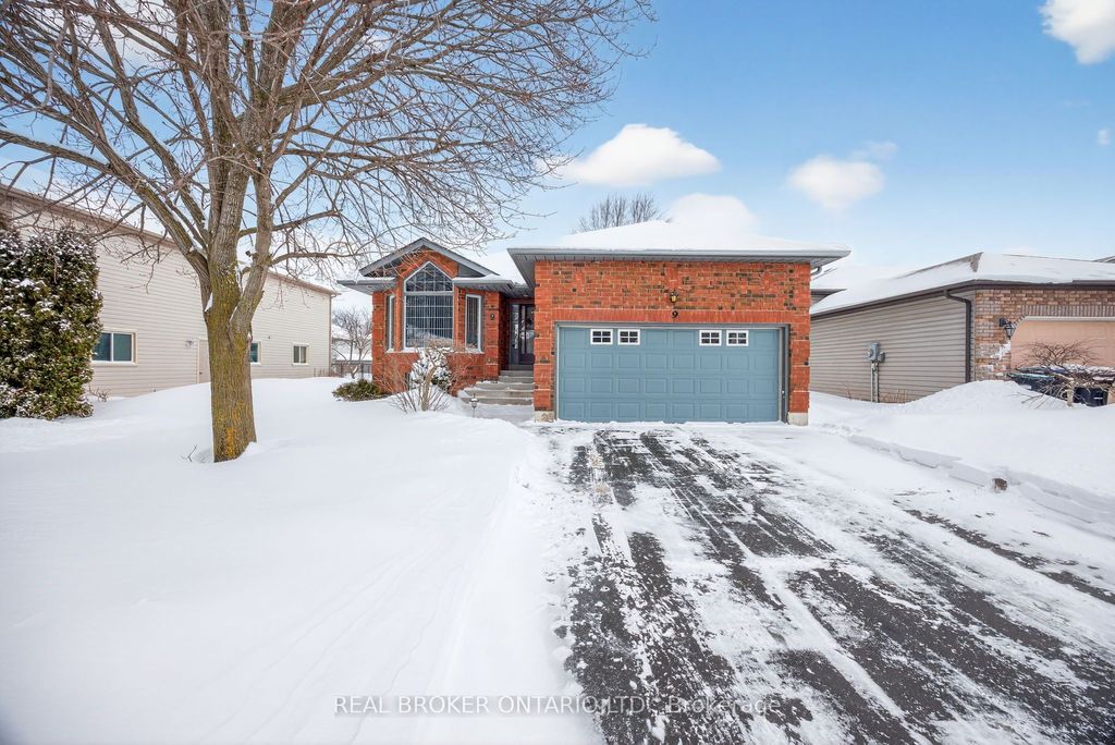 Photo of 9 Riverdale Drive, Wasaga Beach, ON L9Z 1E9 (MLS # S12734540)